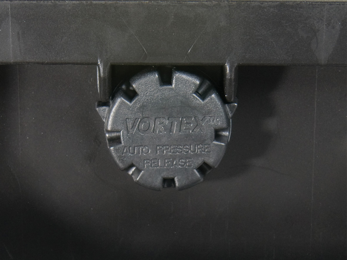 Атмосферный клапан сброса давления Vortex для полной водо- и пыленепроницаемости - кейсы Pelican