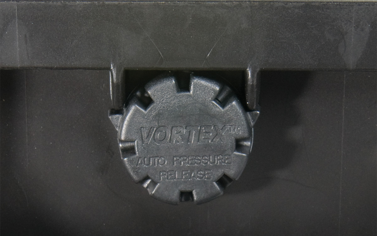 Атмосферный клапан сброса давления Vortex для полной водо- и пыленепроницаемости - кейсы Pelican