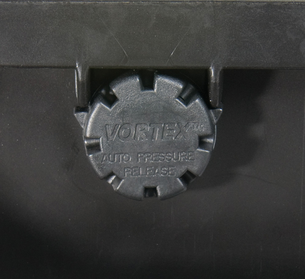 Атмосферный клапан сброса давления Vortex для полной водо- и пыленепроницаемости - кейсы Pelican