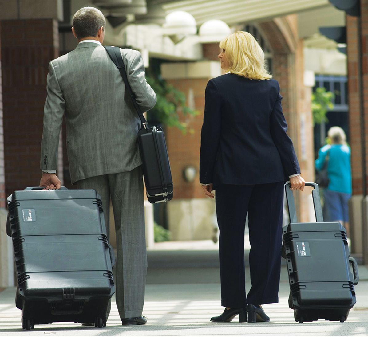 Ударопрочный кейс IM2975 Pelican-Storm с выдвижной ручкой и на колесах