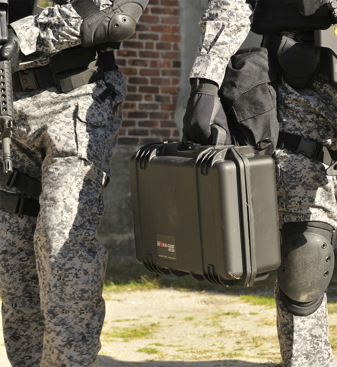 Защитные герметичные кейсы Pelican-Storm