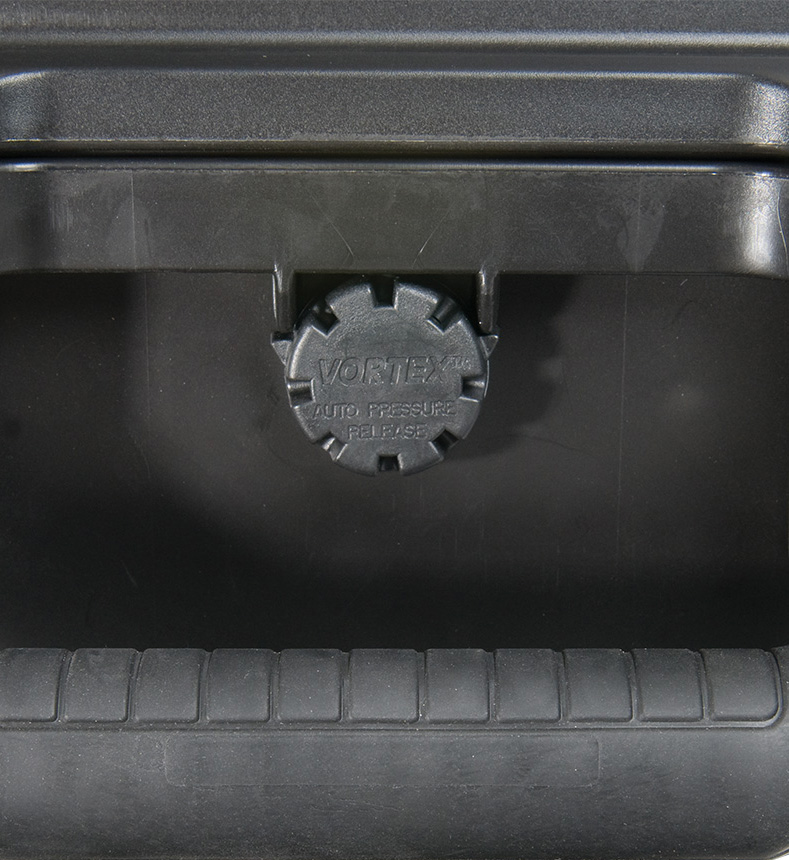 Атмосферный клапан сброса давления Vortex для полной водо- и пыленепроницаемости - кейсы Pelican